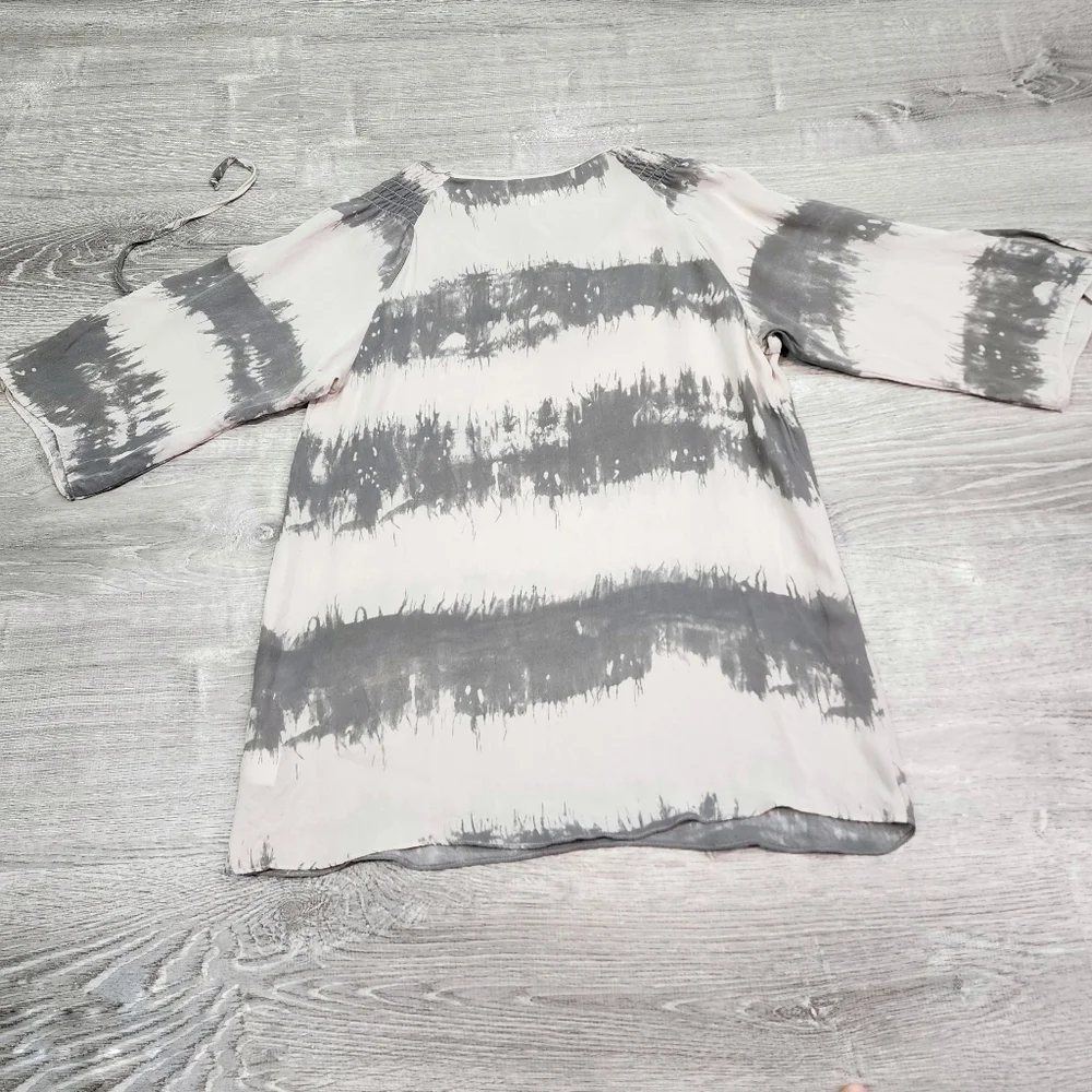 PARKER Silk Beige Green Short Sleeve Top Keyhole Blouse Size Large - Picture 11 of 12